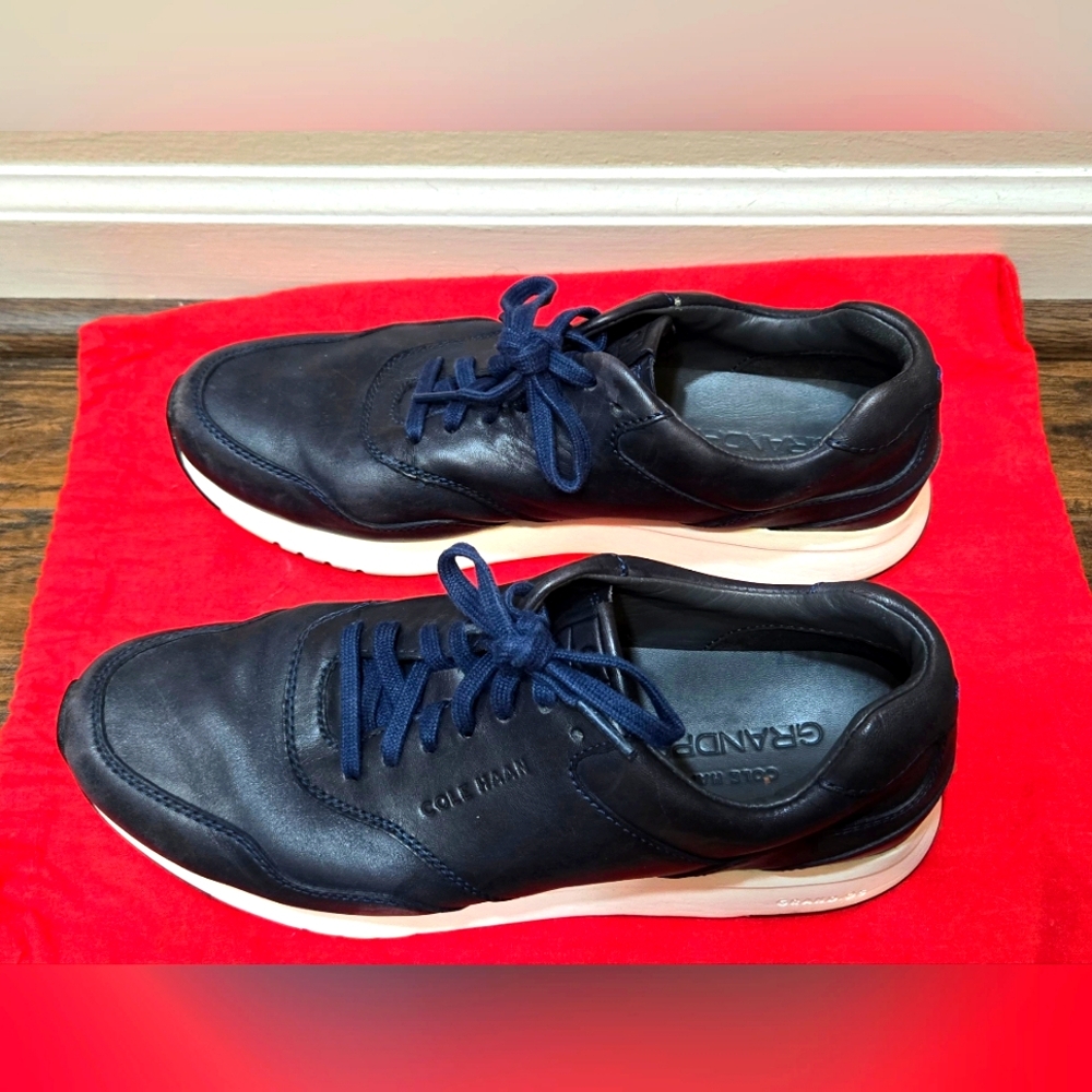 Cole Haan Original Grand Leather Marine Navy size 9 in EUC